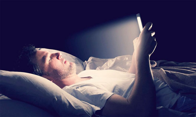 Điện thoại thông minh là thủ phạm gây rối loạn giấc ngủ