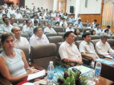 Hội thảo tăng cường giám sát và chủ động phòng chống dịch cúm gia cầm và cúm A/H5N1 ở người ngày 16/8.