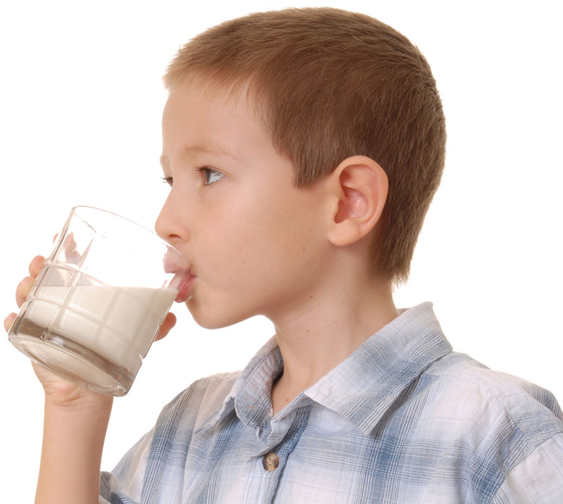 Thiếu niên uống nhiều sữa không tốt