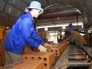 Hà%20Nội%20sản%20xuất%20gạch%20ngói%20theo%20công%20nghệ%20tiên%20tiến%20-%20KhoaHoc.tv