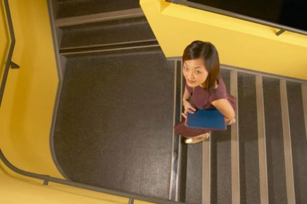 Hoạt động thể lực như leo cầu thang có thể làm giảm nguy cơ đột quỵ.