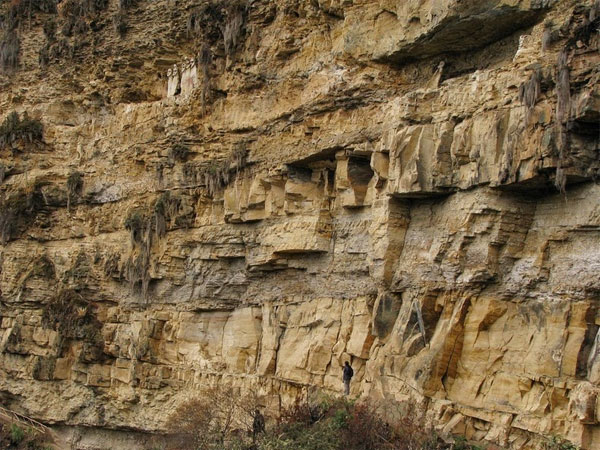 Kỳ dị những 'cỗ quan tài hình người' 600 năm tuổi dựng đứng rên vách đá cao 2000m ở Peru 16