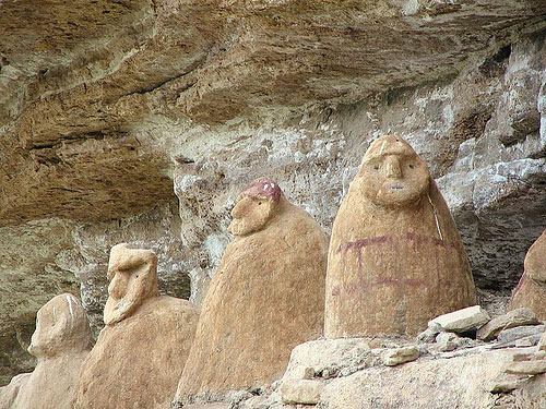 Kỳ dị những 'cỗ quan tài hình người' 600 năm tuổi dựng đứng rên vách đá cao 2000m ở Peru 13