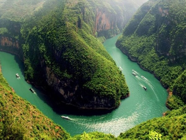 Sông Trường Giang ở quận Thái Hưng, tỉnh Giang Tô ngàn năm cuồn cuộn nước