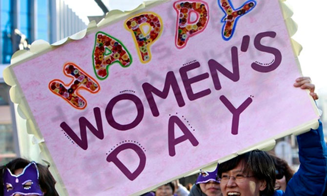 Diễu hành mừng ngày quốc tế phụ nữ