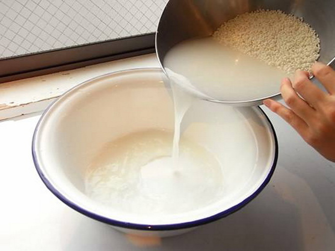 Tận dụng nước vo gạo để tưới rau