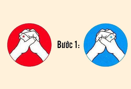 Đan 10 ngón tay vào nhau. Đan 10 ngón tay vào nhau.