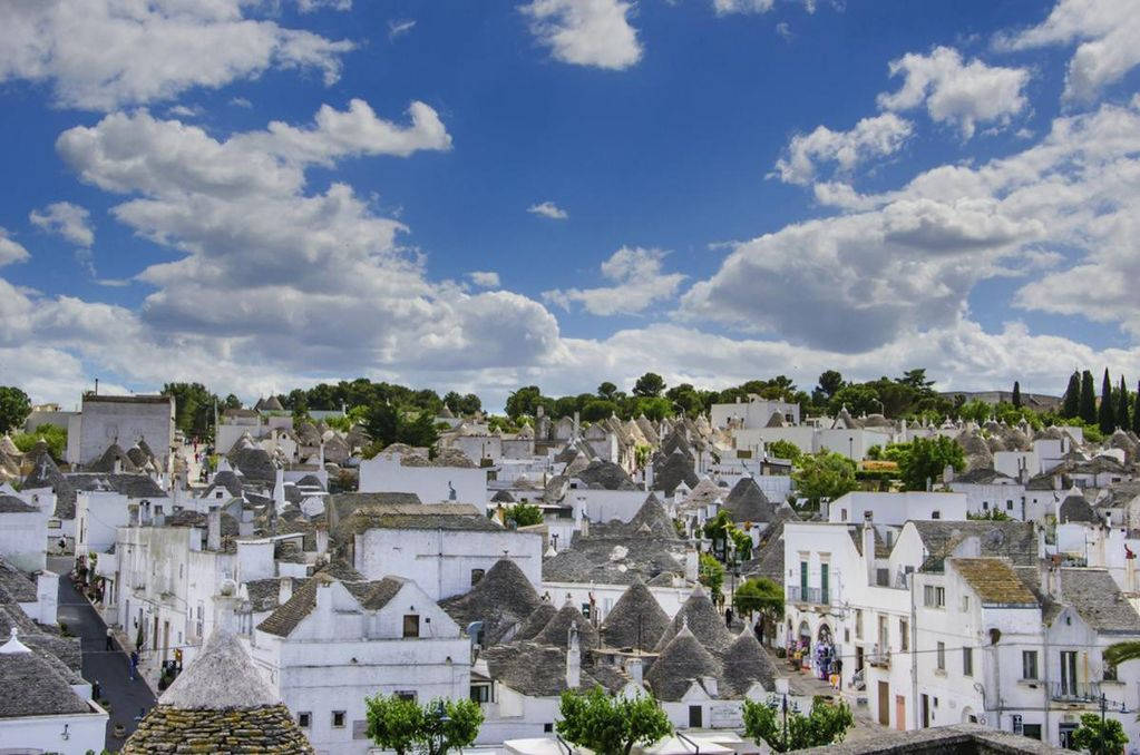 Thị trấn nhỏ Alberobello đầy những nét cuốn hút mê hoặc.