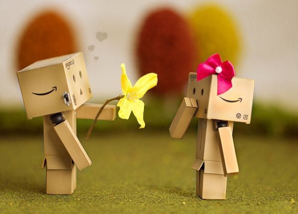 Phụ nữ thường cảm thấy đắm chìm trong tình yêu trong thời gian dài hơn