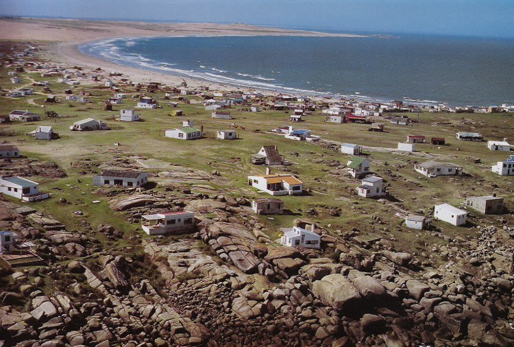 Ng&#244;i l&#224;ng kh&#244;ng điện, nước nổi tiếng ở Uruguay