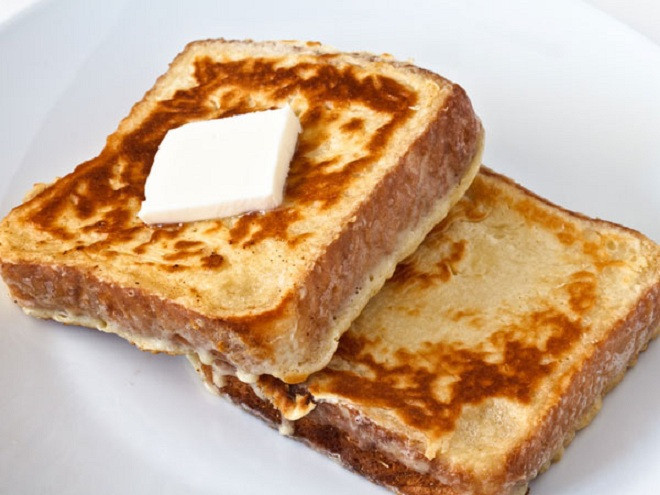 Bạn có thể tiêu thụ trứng bằng món bánh mì nướng kiểu Pháp. 