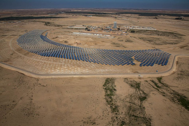 Khi hoàn thành, tòa tháp này sẽ cung cấp 121 megawatt điện mỗi giờ hay đủ cho một thành phố với 120.000 hộ gia đình.