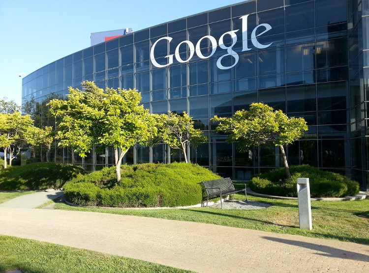 Công cụ tìm kiếm Google được nhiều người ủng hộ và sử dụng. Công cụ tìm kiếm Google được nhiều người ủng hộ và sử dụng.