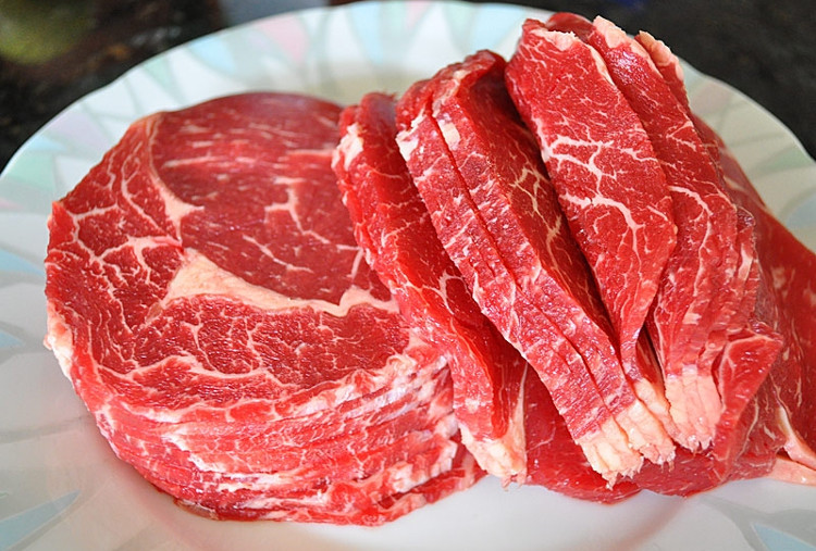 Ăn nhiều thịt đỏ làm tăng nguy cơ mắc bệnh viêm túi thừa.