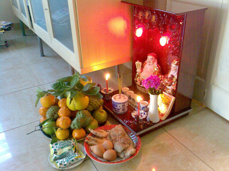 Ban thờ Thần Tài.
