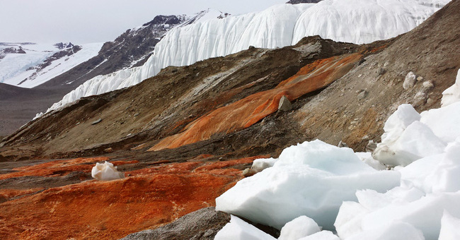 "Thác máu": Bí ẩn 106 năm ở Nam Cực vừa được khoa học giải mã