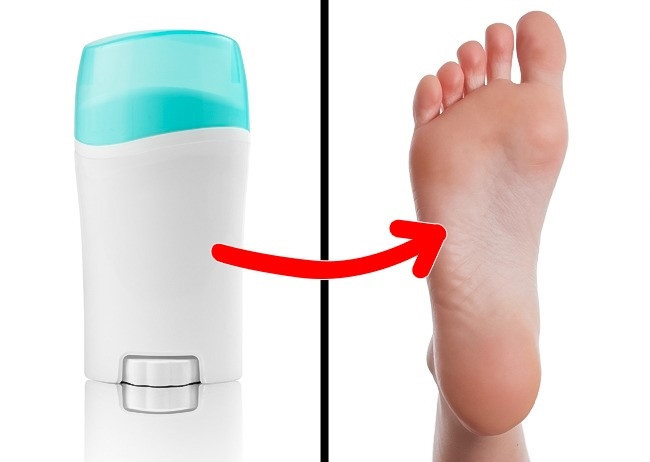 Sử dụng thuốc chống mồ hôi chân