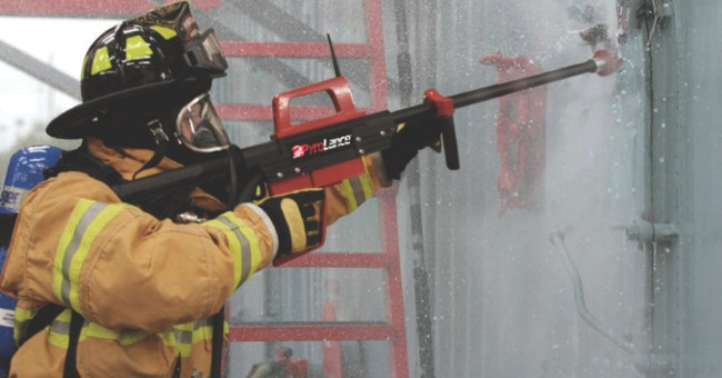 Súng cứu hỏa phun nước xuyên tường bê tông, cửa sắt