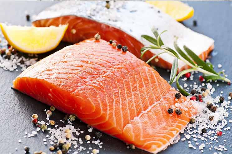 Hàm lượng Omega-3 trong cá giúp ngăn ngừa các bệnh về tim mạch, cải thiện trí nhớ.