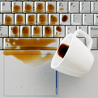 Cần làm gì khi bạn lỡ tay đổ nước lên laptop? Cần làm gì khi bạn lỡ tay đổ nước lên laptop?