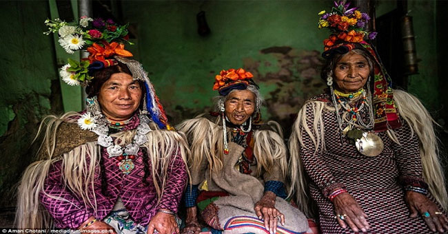Cận cảnh cuộc sống của bộ lạc Himalaya có tập tục đổi vợ tự do