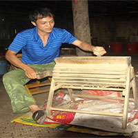 Nông dân thu 250 triệu đồng một năm nhờ cải tiến máy nông nghiệp Nông dân thu 250 triệu đồng một năm nhờ cải tiến máy nông nghiệp