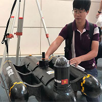 Người Việt tự chế tạo tàu mini không người lái để khảo sát biển Người Việt tự chế tạo tàu mini không người lái để khảo sát biển