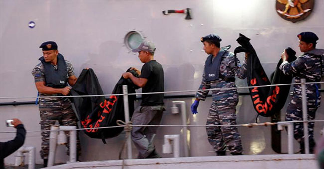 Indonesia đưa 21 thi thể nạn nhân máy bay rơi về nhận dạng