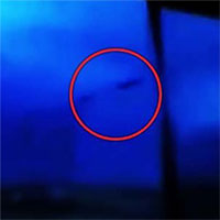 Phát hiện “bóng đen kì lạ” giữa cơn bão tại Mỹ Phát hiện “bóng đen kì lạ” giữa cơn bão tại Mỹ