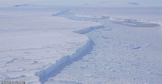 Phát hiện "thành phố băng trôi" khổng lồ ở Nam Cực