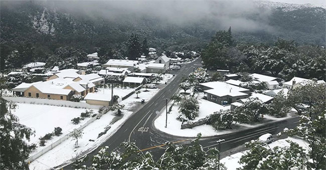Hiện tượng thời tiết bất thường: Tuyết rơi giữa mùa hè ở New Zealand