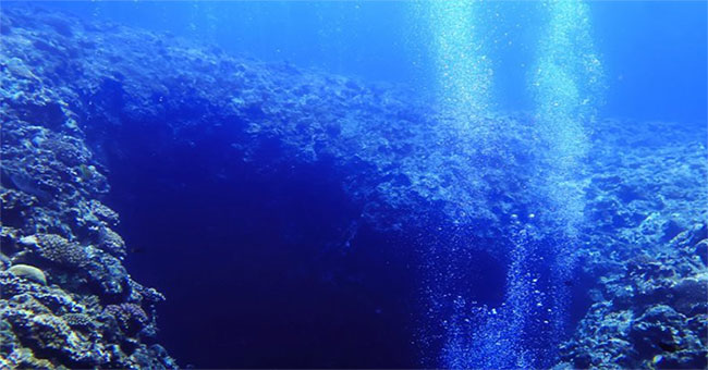 Đại dương trên Trái đất đang bị "hút" xuống một nơi mà không ai biết đấy là đâu