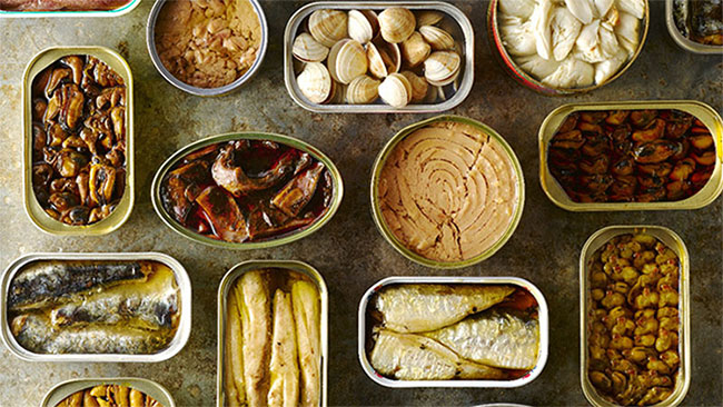 Đồ hộp biến dạng vỏ thì nên bỏ hay ăn? - KhoaHoc.tv