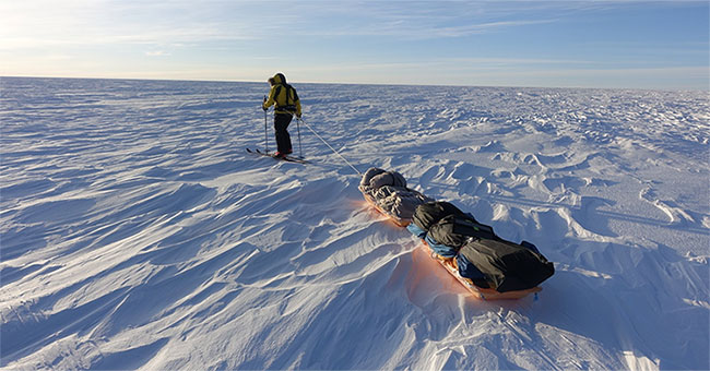 Lần đầu tiên trong lịch sử có 1 người vượt qua Nam Cực trong 54 ngày