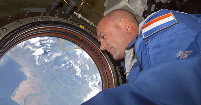 Phi hành gia lỡ gọi 911 từ ngoài vũ trụ khiến NASA náo loạn
