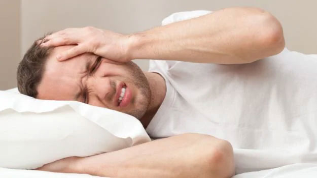 Ánh sáng lóa hay nhấp nháy khiến chứng đau nửa đầu nặng hơn.