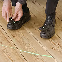 Giày Laser hỗ trợ bệnh nhân Parkinson đi lại Giày Laser hỗ trợ bệnh nhân Parkinson đi lại