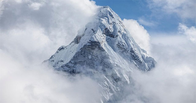 Phát hiện mới: Bên trong Trái đất là những rặng núi hùng vĩ hơn cả Everest