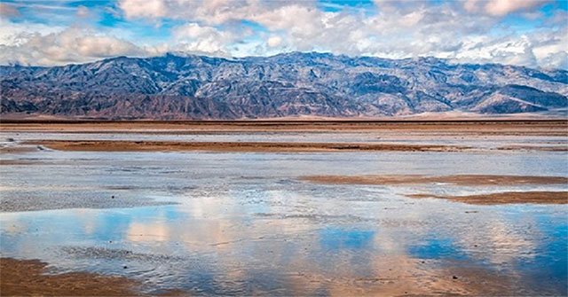 Hồ nước 16km xuất hiện giữa sa mạc nóng nhất thế giới