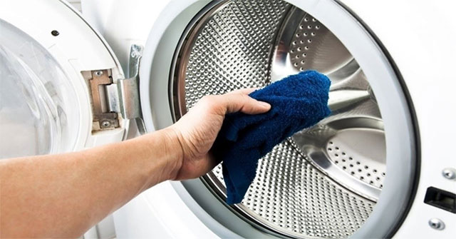 Tại sao máy giặt càng giặt càng bẩn?