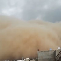 Bức tường cát bụi "nuốt chửng" thành phố Ấn Độ Bức tường cát bụi "nuốt chửng" thành phố Ấn Độ