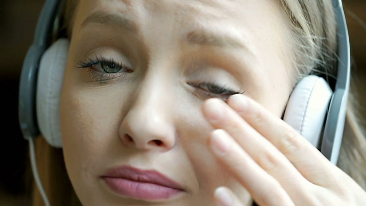 Ngoài nỗi buồn, nhạc buồn còn gợi lên một loạt các cảm xúc thẩm mỹ tích cực.