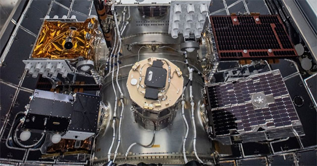 24 vệ tinh nặng 3,7 tấn "nhồi nhét" bên trong tên lửa SpaceX