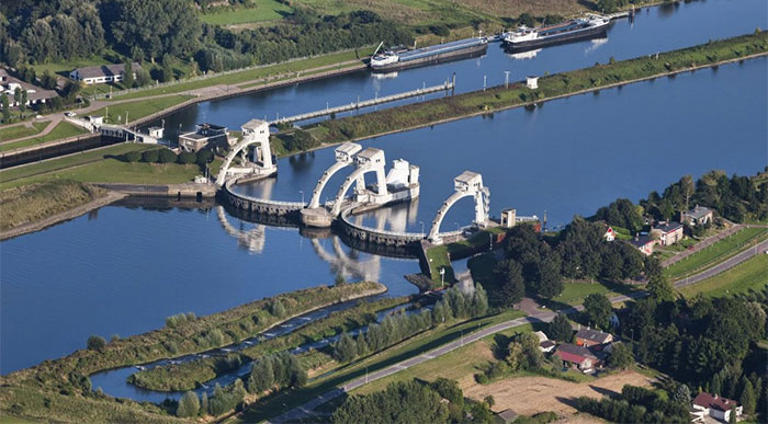 Đập nước khổng lồ trên sông Rhine ở Hà Lan