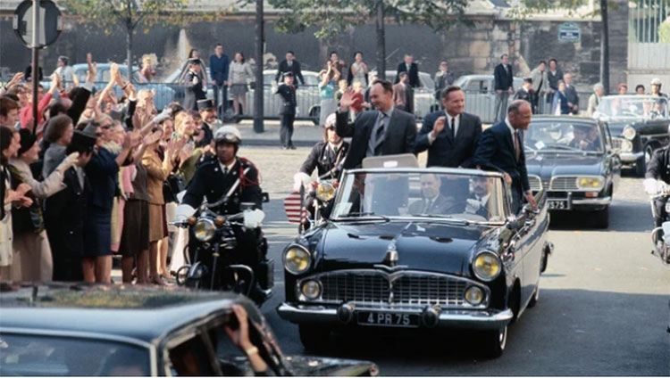 Các phi hành gia ở Paris, Pháp ngày 8 tháng 10 năm 1969.