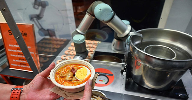 Singapore chế tạo robot đầu bếp