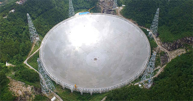 Kính viễn vọng khổng lồ bắt được tín hiệu từ vũ trụ