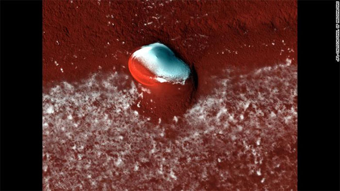 Các lớp quặng và mỏm băng tại cực Bắc sao Hỏa.