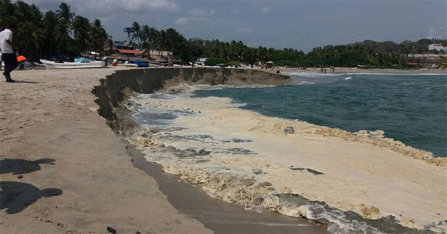 Người dân tại vùng biển Mexico hoảng hốt với hiện tượng có một không hai
