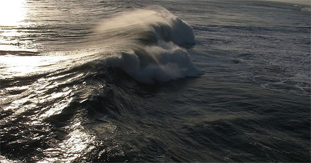 Các cơn bão ở đại dương có thể gây động đất